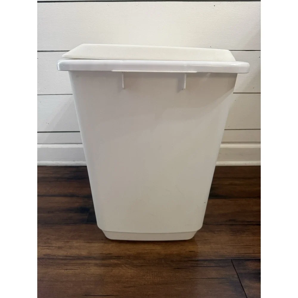 Vintage Laundry Hamper Basket with Lid Tulip Floral Rubbermaid 2787